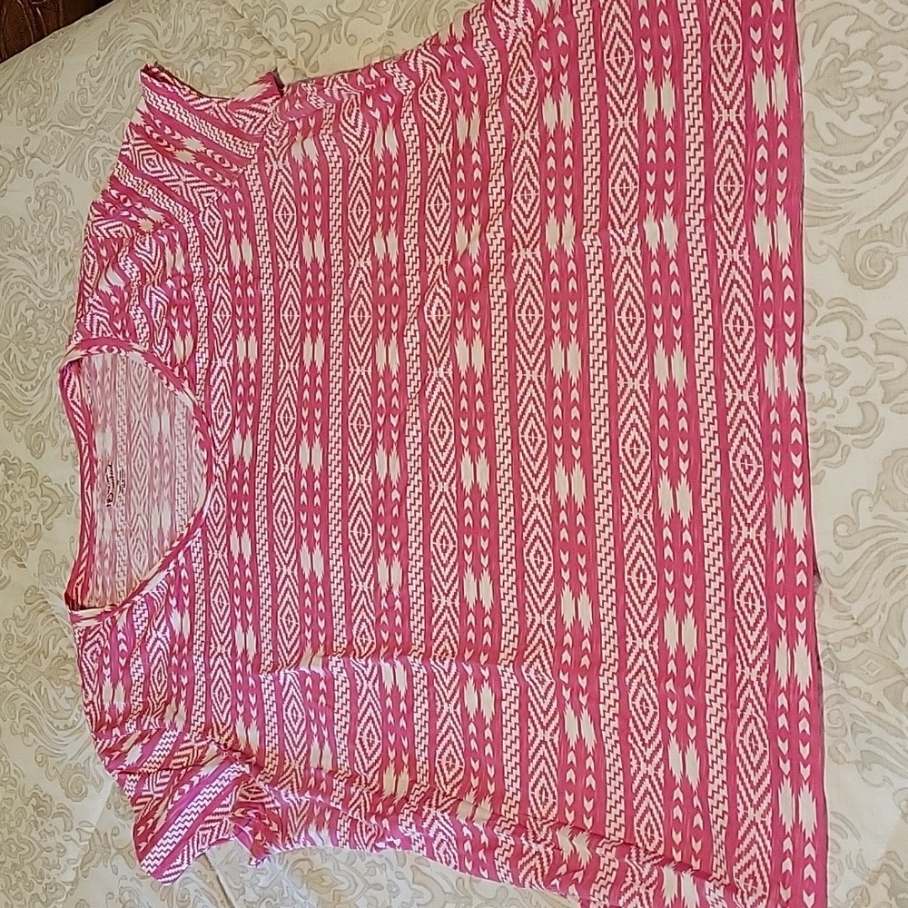 New Directions weekend pink and white southwestern top